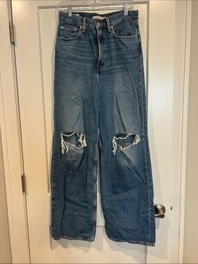 Classic High-Rise Wide-Leg Distressed Women’s Jeans size 27/31